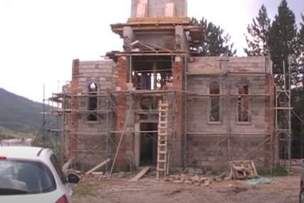 Srbi i muslimani zajedno grade hram: Nakon više od 300 godina niče novo sveto mjesto na zidinama crkve iz 13. vijeka (VIDEO)