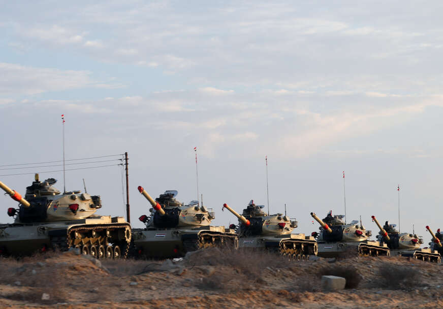 Strah od desetina hiljada izbjeglica: Egipatski tenkovi stacionirani na granici sa Gazom