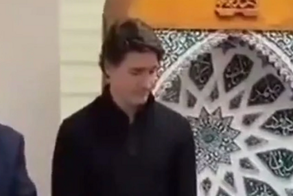 Džastin Trudo izviždan u džamiji