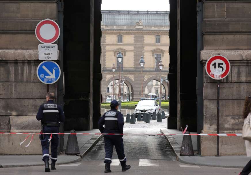 NOVA DRAMA U FRANCUSKOJ Versajska palata ponovo evakuisana nakon prijetnje bombom