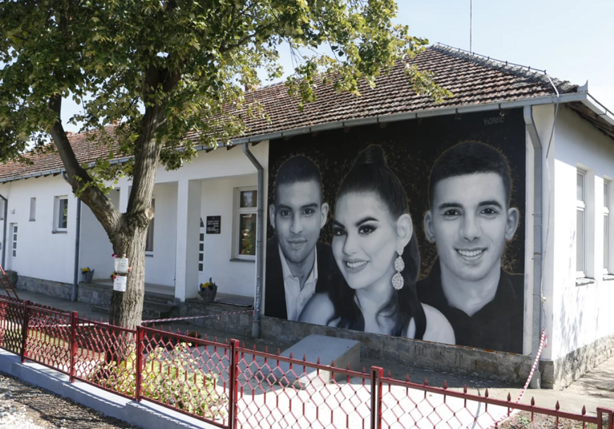 Grafit na Osnovnoj školi u Duboni gde su stradali Milan, Kristina i Dalibor