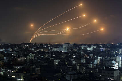 (VIDEO) Oglasile se sirene za uzbunu: Hamas sinoć izveo raketni napad na Tel Aviv