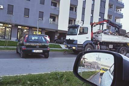 Nesreća u Banjaluci: Kamion udario u "korsu", gužve na Zapadnom tranzitu (FOTO)