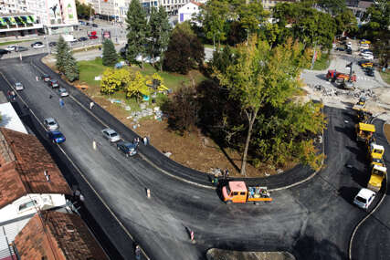 (FOTO) Možete voziti od Doca prema Gradskom mostu: Pušten saobraćaj u dijelu kružne raskrsnice kod „Ekvatora“