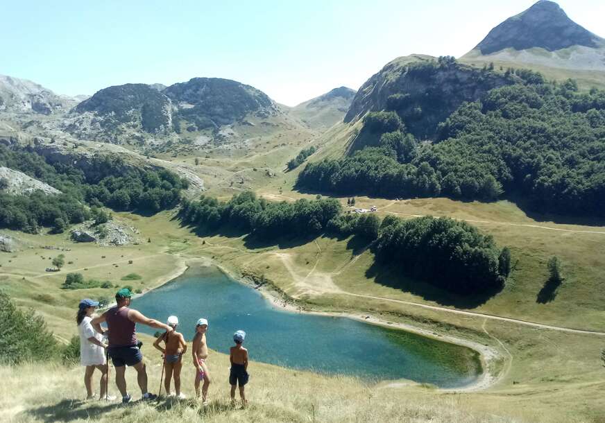 orlovačko jezero , maglić