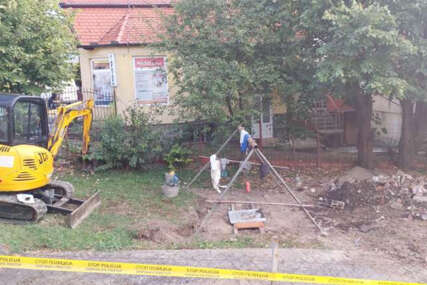Sumnja se da krije ostatke najmanje 2 žrtve: Nastavljeno otkopavanje bunara u brčanskom naselju