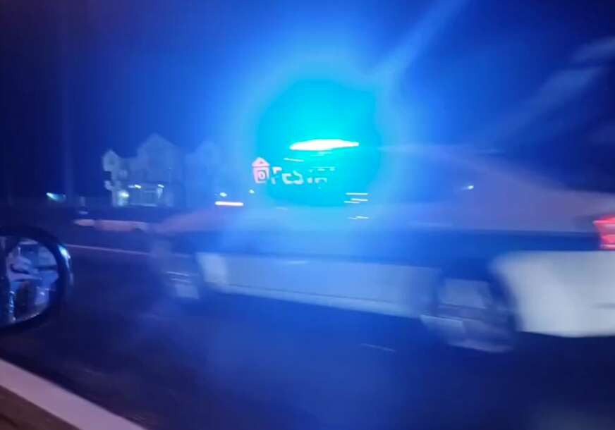 KARAMBOL KOD TRNA Sudar nekoliko vozila sa kamionom, policija na licu mjesta (VIDEO)