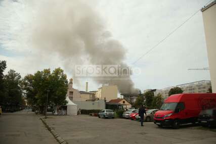 Požar u centru Banjaluke: Evakuisani radnici iz zgrade Elektrokrajine (VIDEO, FOTO)