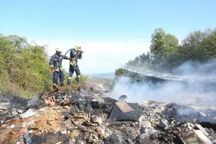 "Prijavljivali smo, ali nije bilo reakcije" Požar na divljoj deponiji u Banjaluci uznemirio građane (VIDEO, FOTO)