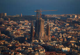 Prošla 141 godina od postavljanja prvog kamena: Završena izgradnja kula crkve Sagrada Familija u Barseloni (VIDEO)