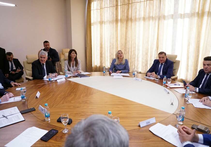 Sastanak političkih stranaka koje čine koaliciju na nivou BiH, u Istočnom Sarajevu