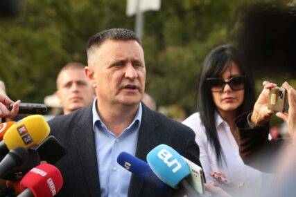Đajić poziva građane da potpišu peticiju  "Stanivuković će biti najmlađi politički penzioner" (VIDEO, FOTO)