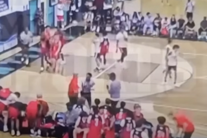 (VIDEO) OPTUŽEN ZA NASILJE Košarkaški sudija  nokautirao trenera