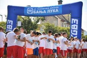 Učenici Tehniče škole Banjaluka trče humanitarnu trku za vršnjake na Kosovu i Metohiji