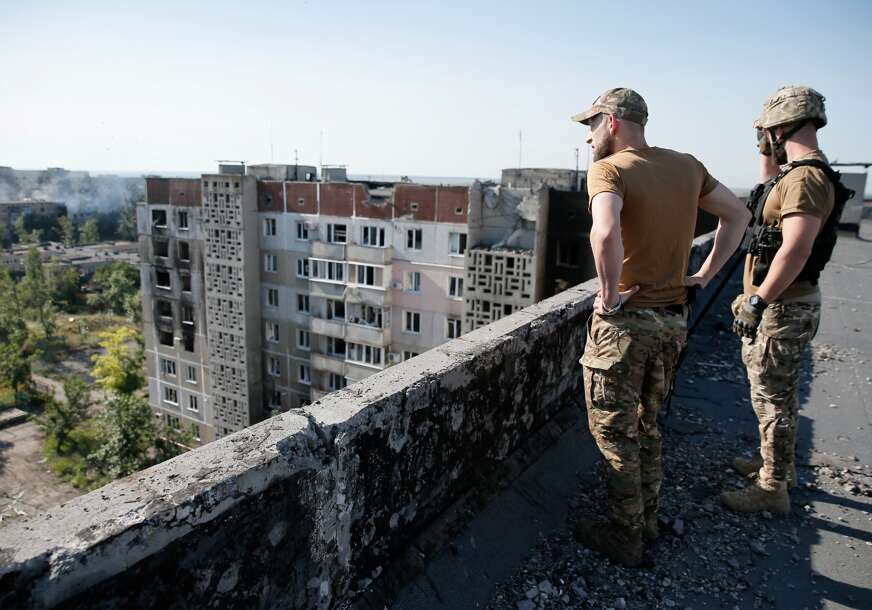Ukrajinski vojnici na krovu zgrade