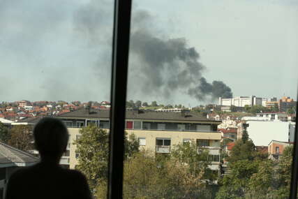 "Otac i beba su se nagutali dima" Izbio požar u beogradskom naselju, na licu mjesta vatrogasci