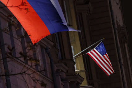 Zastava Rusije i SAD