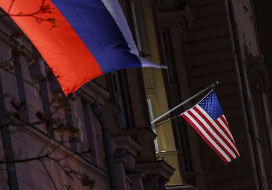 Zastava Rusije i SAD