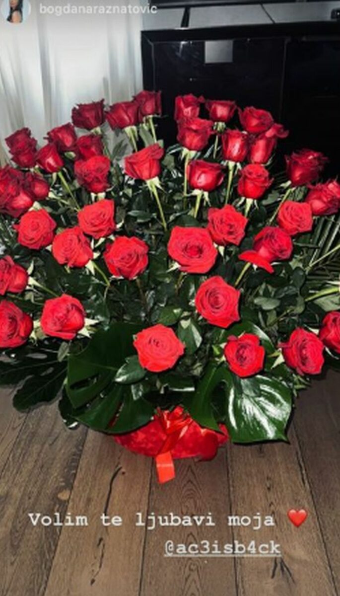 Buket ruža Željko kupio Bogdani Ražnatović