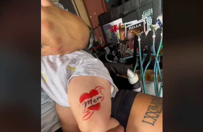 Bračni par odveo bebu na tetovažu