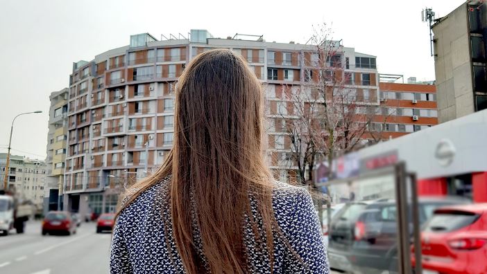 Policija utvrđuje da li je djevojka saučesnica: Rus platio prostitutku, pa ga NAPALI RAZBOJNICI