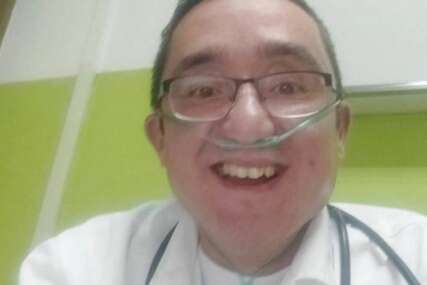 Bori se za život, ali ne odustaje da spasava druge: Aleksandar je doktor iz Trebinja koji pacijente dočekuje prikačen na kiseonik, ali osmijeh ne skida