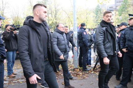 "Žao mi je što ste vi u zabludi" Konaković i Nikšić napustili prostorije SDP u Banjaluci, novinari ih pitali da li su došli da provociraju