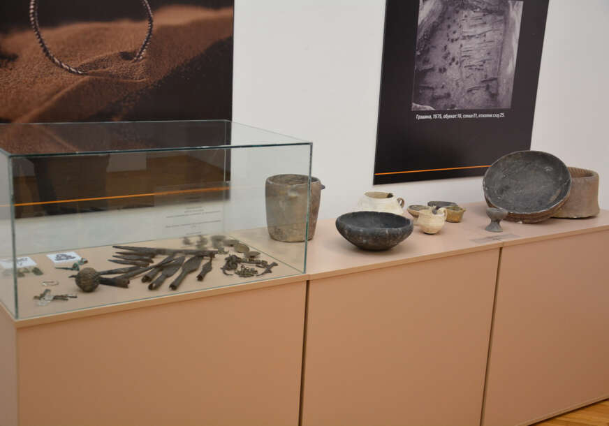 Keramički predmeti i glinene igračke: U Muzeju Kozare izložba o praistorijskom naselju Donja Dolina