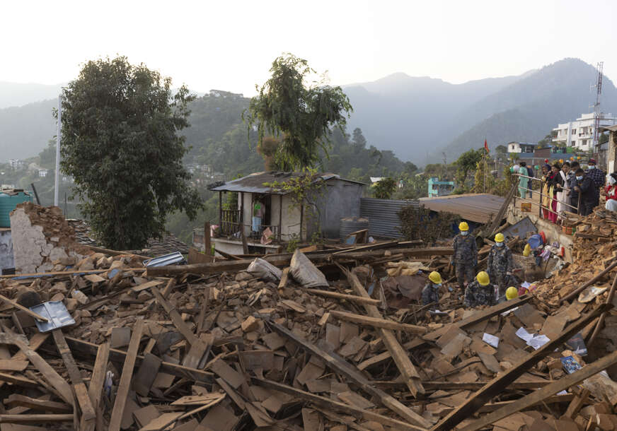 NAKON NEKOLIKO DANA Novi zemljotres pogodio razoreni Nepal