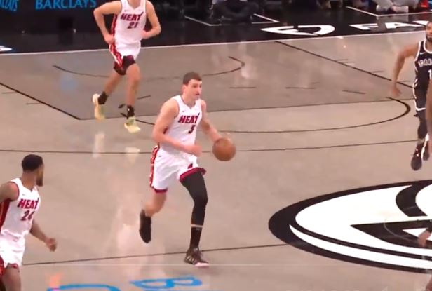 (VIDEO) POVRATAK U NBA LIGU Spolstra pružio šansu Joviću, a srpski reprezentativac ga nije izevjerio