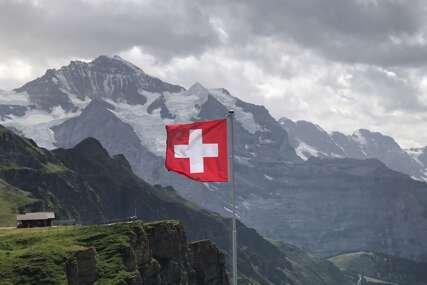 Švajcarska zastava 