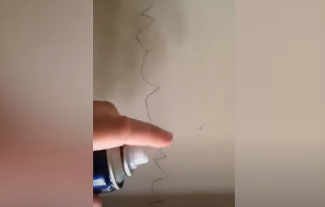 Čišćenje fleke na zidu