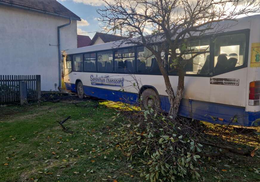 Autobus udario u kuću