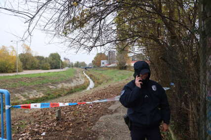 (FOTO) U rijeci pronađeno tijelo žene: Policija na terenu, UTVRĐUJE SE UZROK SMRTI