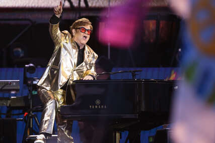 Elton Džon na pozornici