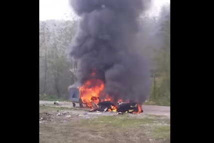 (VIDEO) Vatra zahvatila otpad: Kontejner gorio u Banjaluci