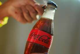 Koka kola se vraća u Rusiju: Nakon obustave poslovanja, američki proizvođač bezalkoholnog pića podnio zahtjev za registraciju brendova