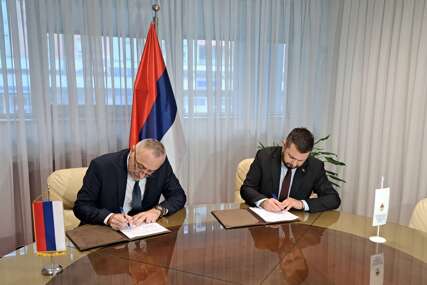 dejan Đukanović i Danijel Egić potpisuju