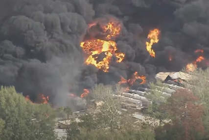 (VIDEO) Vatra guta sve pred sobom: Eksplozija u hemijskoj fabrici u Teksasu