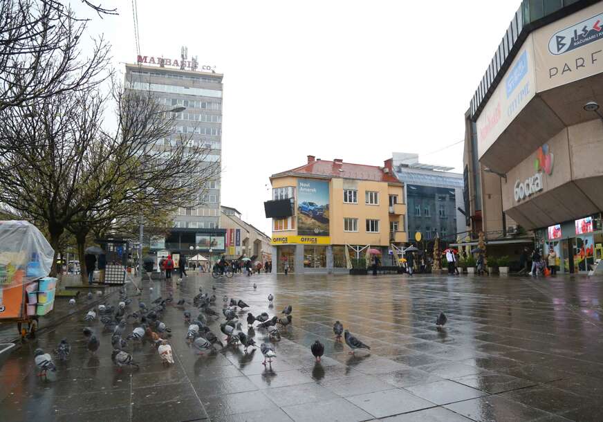 prazan trg u centru Banjaluke