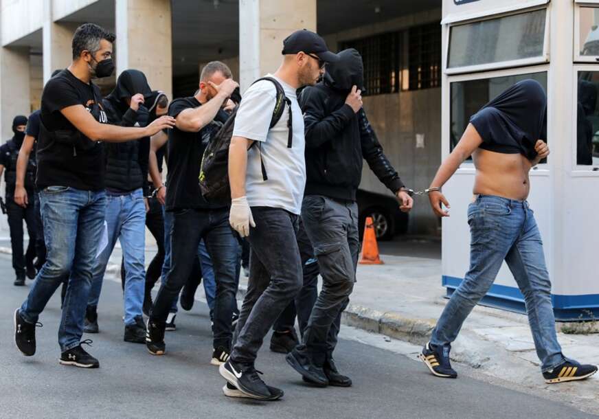 (FOTO) Na slobodi još više od 20 Hrvata: Nastavljeno puštanje Dinamovih huligana iz zatvora u Grčkoj, evo koliki je ukupan broj oslobođenih do sada