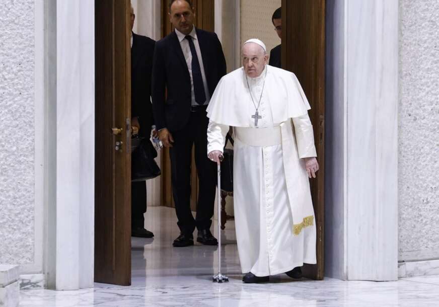 Papa Franjo se oporavlja 