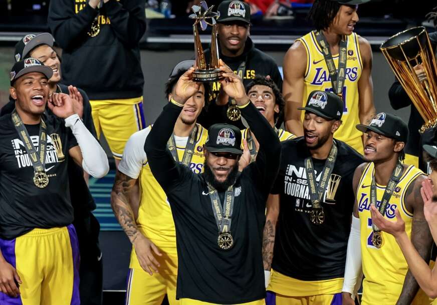 (VIDEO) ISTORIJA U VEGASU "Kralj" je ponovo krunisan, a Lejkersi su prvi šampioni NBA kupa