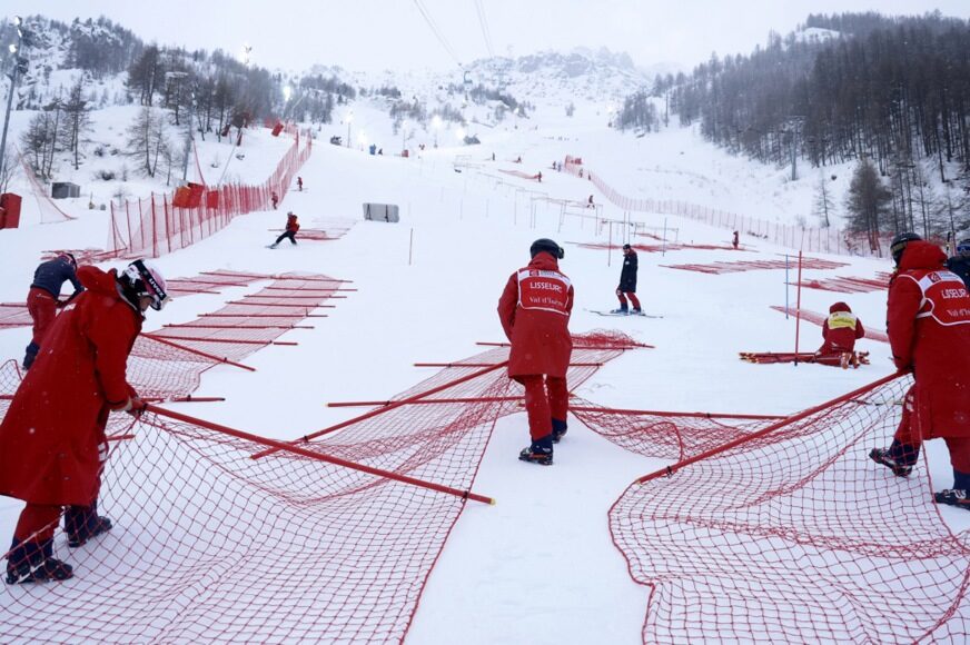 (FOTO) Organizatori na mukama: Otkazane skijaške trke u Sankt Moricu i Val d'Izeru