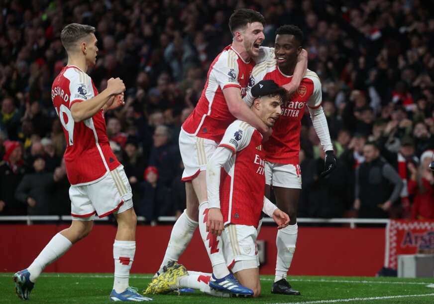Arsenal srušio Galebove za prvo mjesto na tabeli: Vila nakon preokreta stigla do nove pobjede, Paketa ukrao šou
