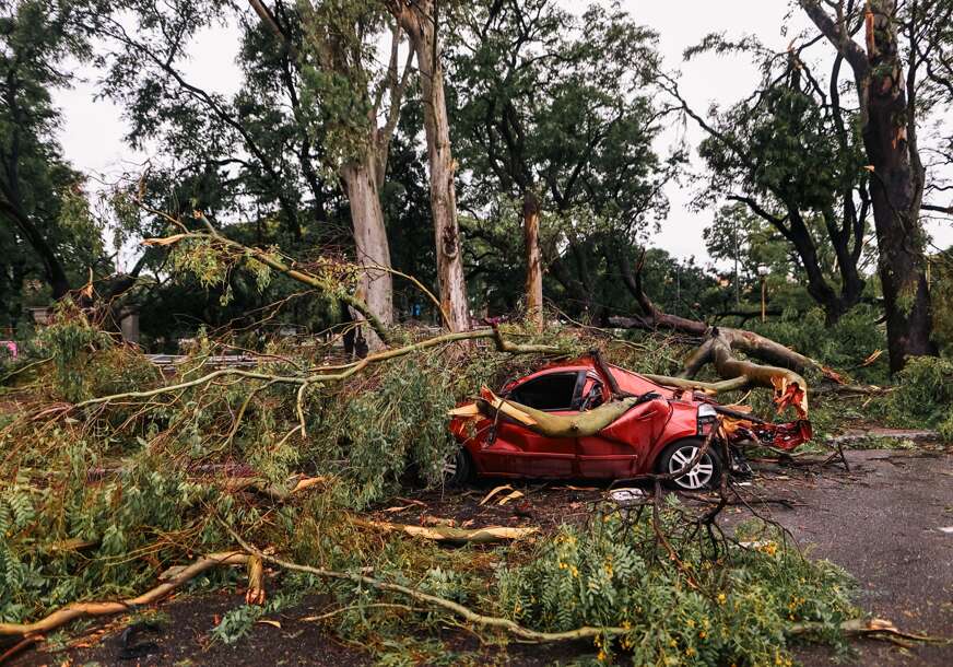 (FOTO) Užas u Argentini i Urugvaju: Snažna oluja tokom vikenda odnijela 16 života