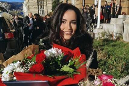 (FOTO) "Dala sam sebi obećanje" Arijana Memić završila Pravni fakultet, pa diplomu posvetila ubijenom bratu Dženanu