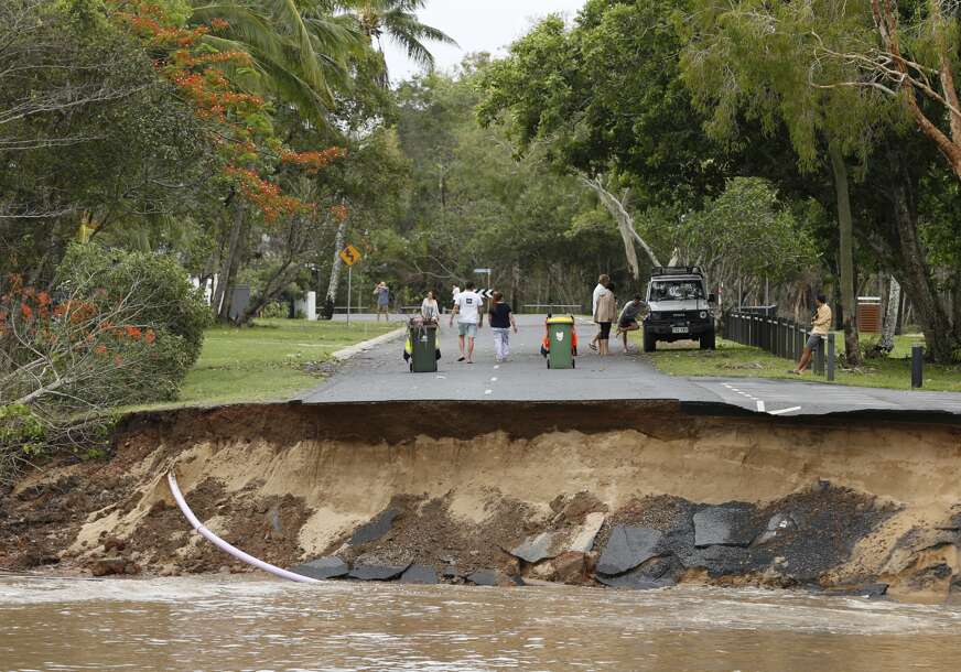 (VIDEO, FOTO) Alarmantno stanje u Australiji: Velike padavine uzrokovale poplave, aerodrom pod vodom, krokodili na ulicama