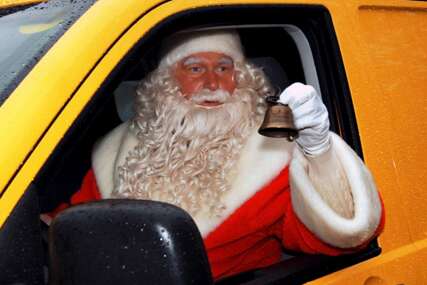 Nekome noćas nisu stigli pokloni: Pijani Djed Mraz zabio se autom u kuću