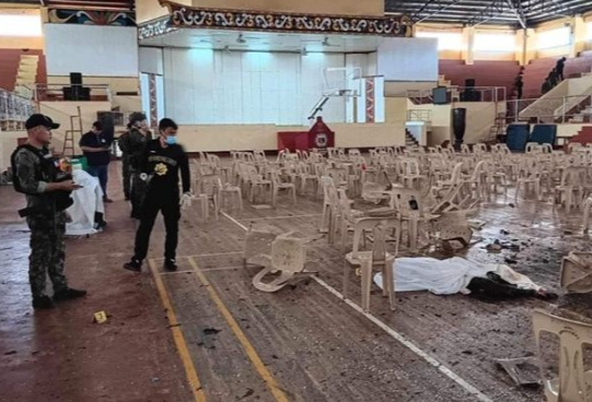 HAOS NA JUGU FILIPINA U napadu tokom mise 4 osobe poginule, a 42 povrijeđene